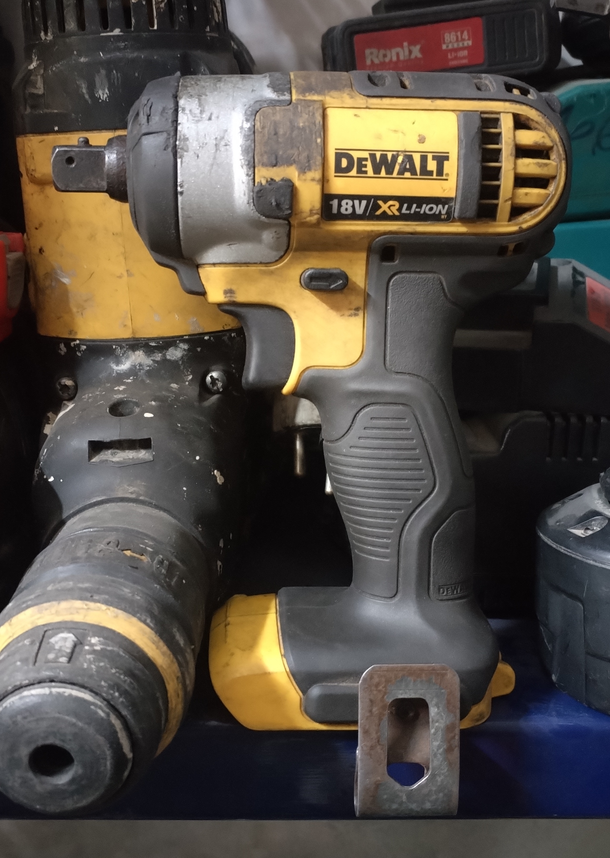بکس شارژی "۱/۲ اینچ ۱۸ ولت تنه خالی دیوالت آلمان اصلی مدل Dewalt DCF880M2 استوک