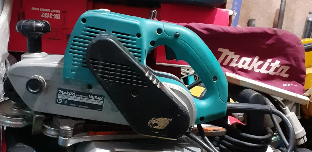 سنباده زن تانکی غلطکی نواری ماکیتا ژاپن اصلی مدل makita MBS400 استوک
