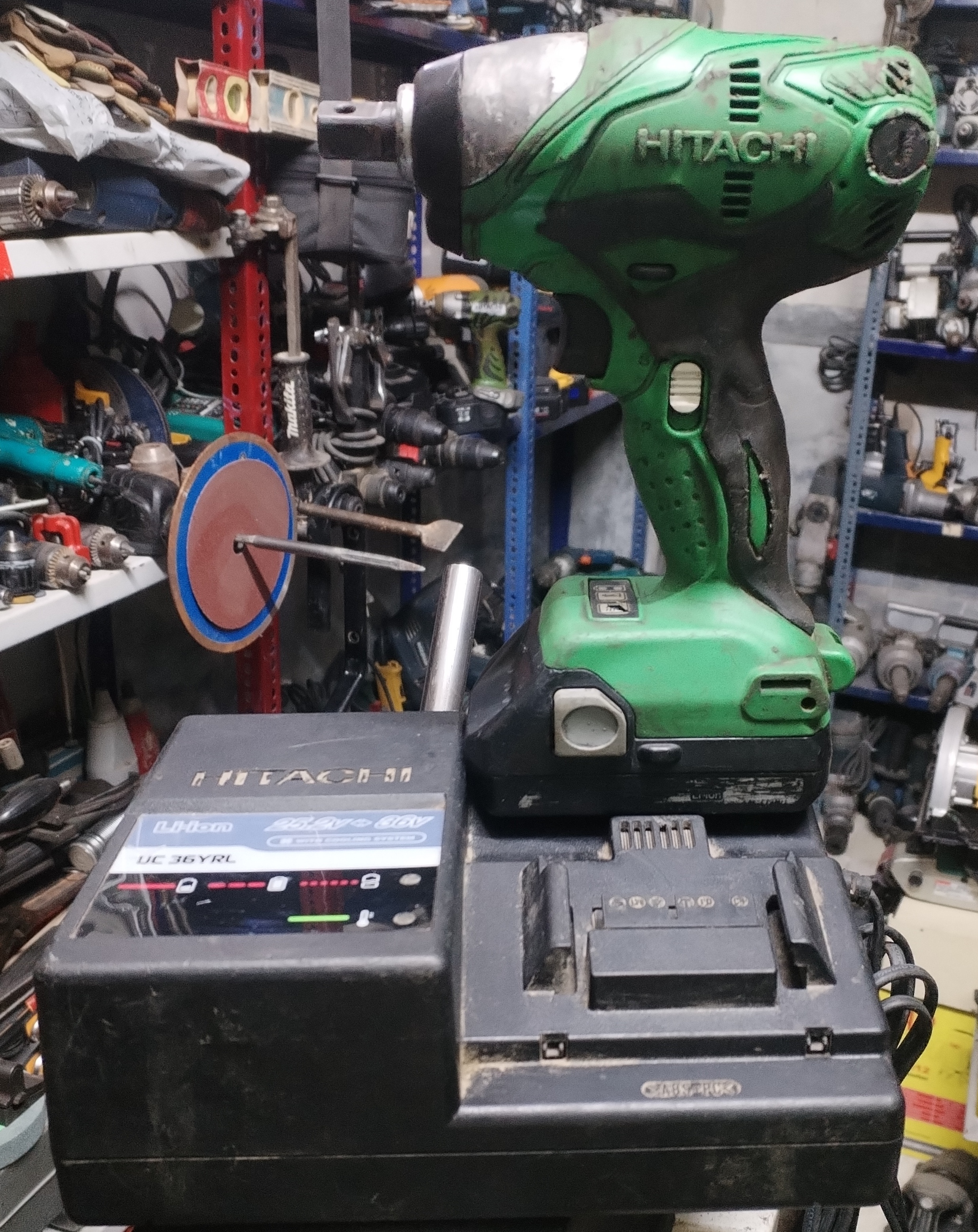 بکس شارژی "1/2 اینچ 18 ولت لیتیومی فن دار 2 دور هیتاچی ژاپن اصلی مدل HITACHI WR 18DSD استوک