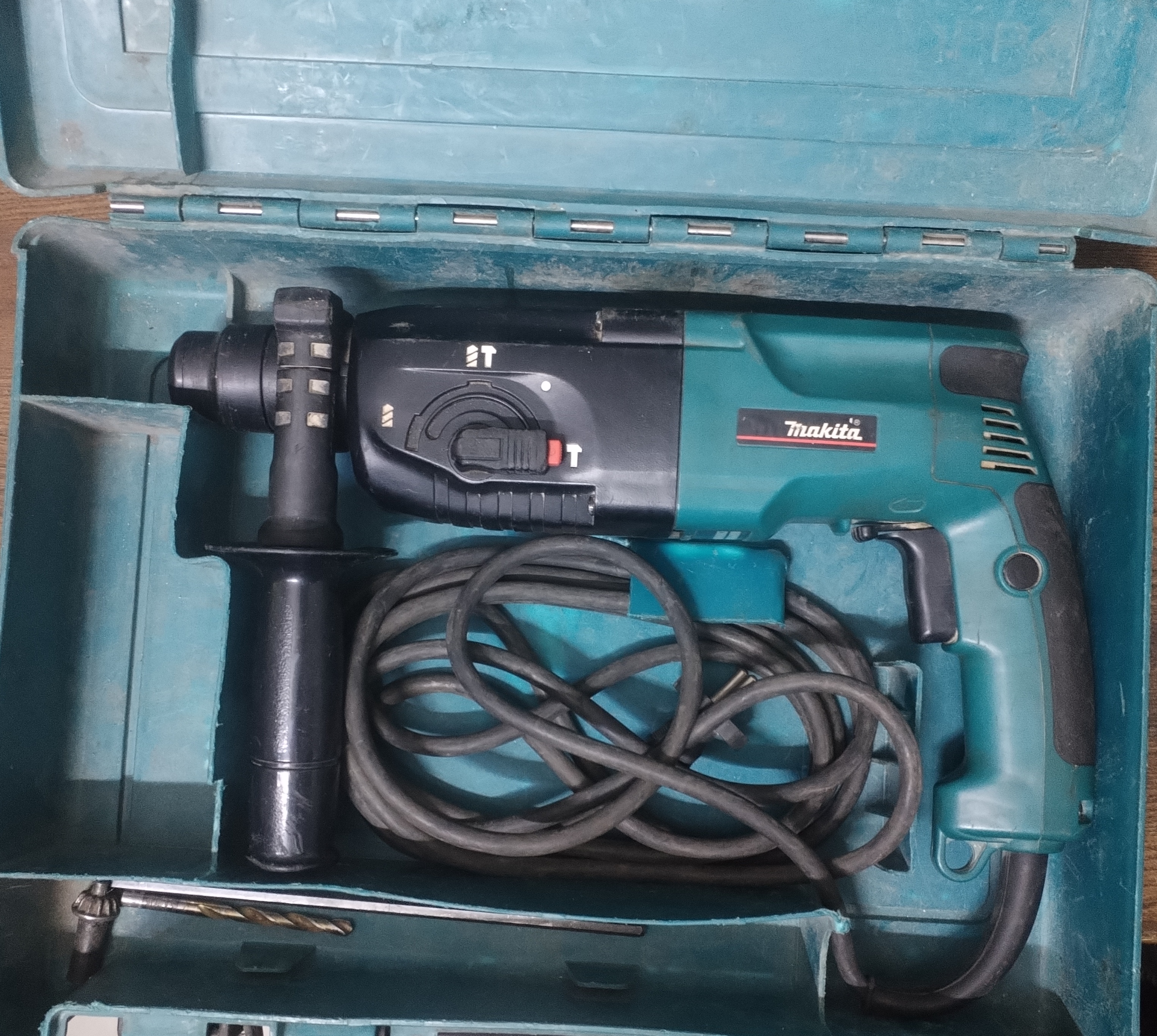 دریل بتن کن 3 کیلوگرمی 3 کاره 4 شیار ماکیتا ژاپن اصلی مدل Makita HR2450 در حد نو
