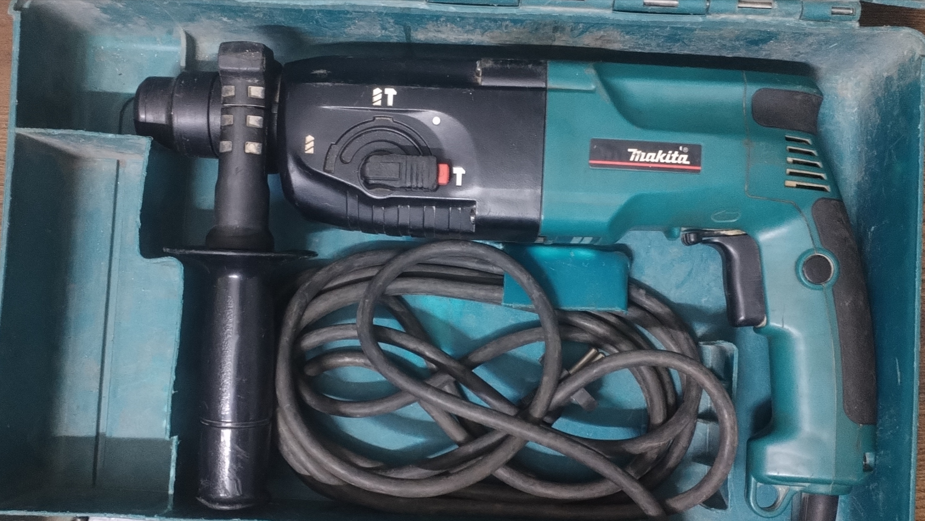 دریل بتن کن 3 کیلوگرمی 3 کاره 4 شیار ماکیتا ژاپن اصلی مدل Makita HR2450 در حد نو