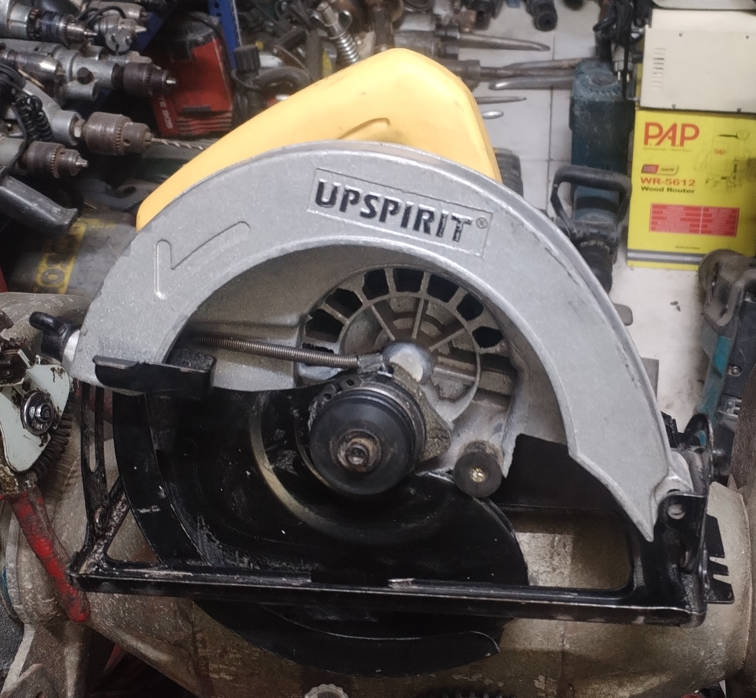 اره دیسکی گرد بر 900 وات 185 میلی متری آپ اسپریت مدل UPSPIRIT HK-CS18501 در حد نو