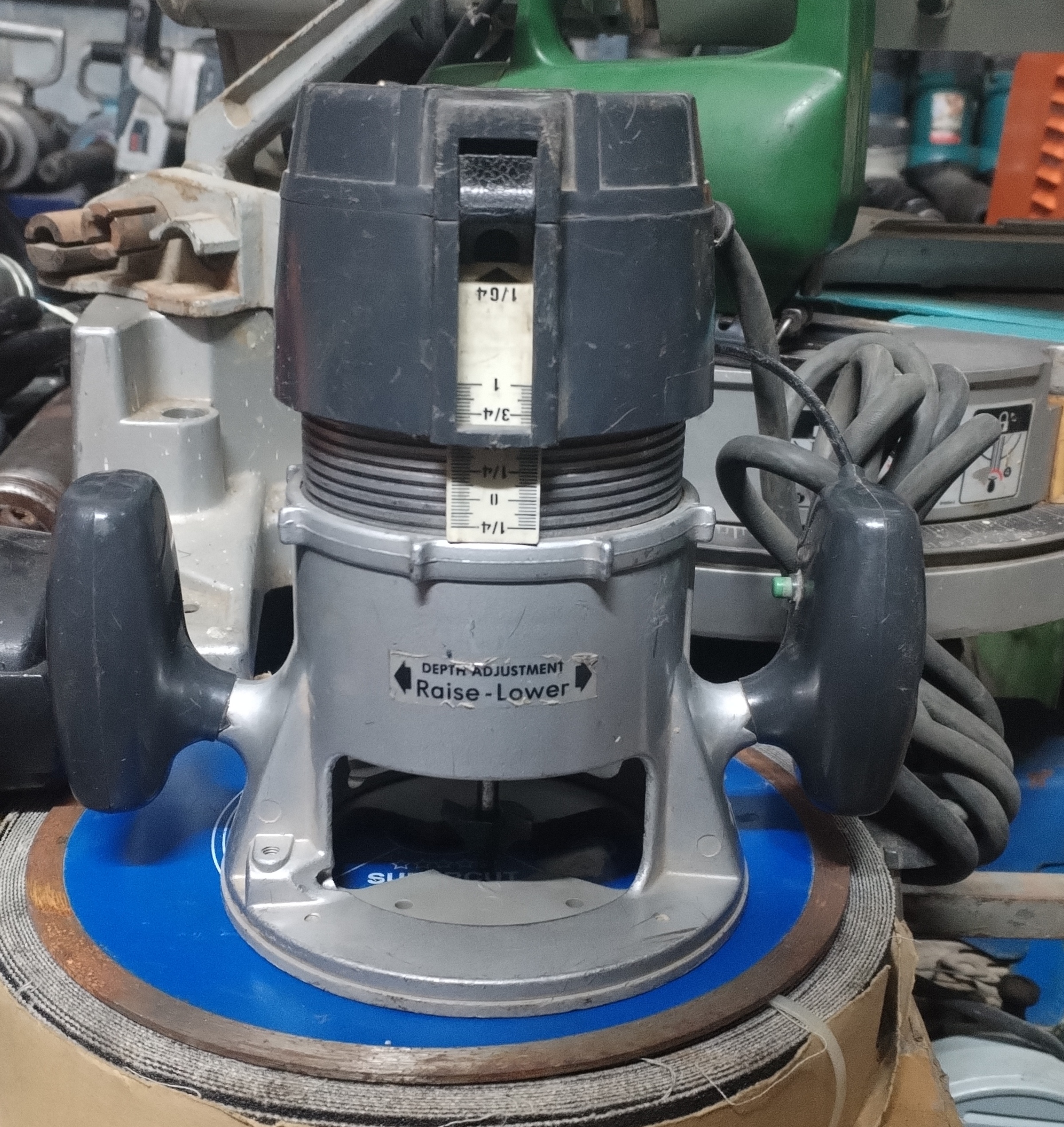 اور فرز نجاری 1800 وات آاگ آلمان اصلی همراه تیغه مدل AEG 1800 استوک