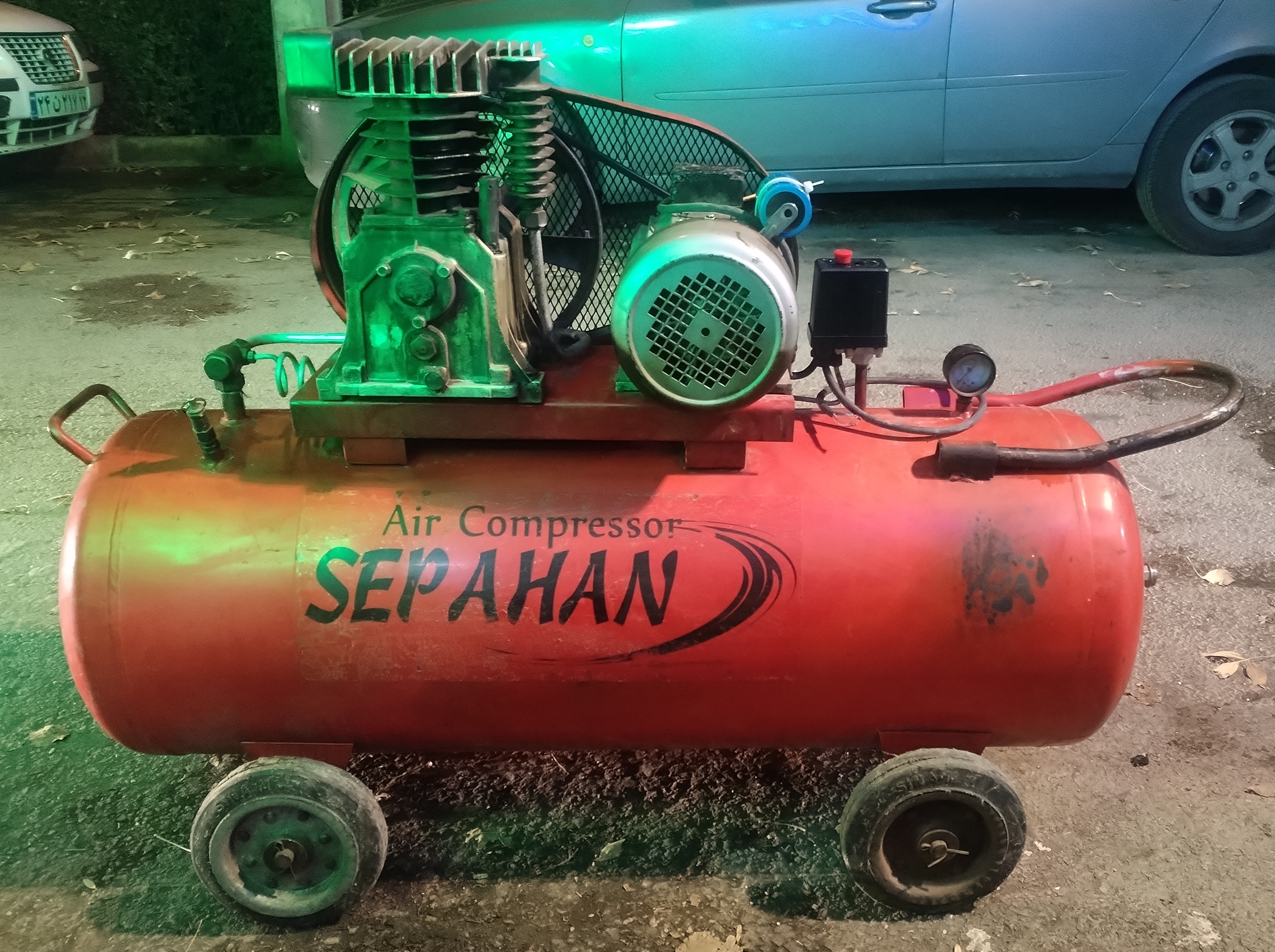 کمپرسور باد پمپ باد 150 لیتری تسمه ای 2 سیلندر کتابی دینام 1/5 اسب سپاهان مدل SEPAHAN AC150 استوک