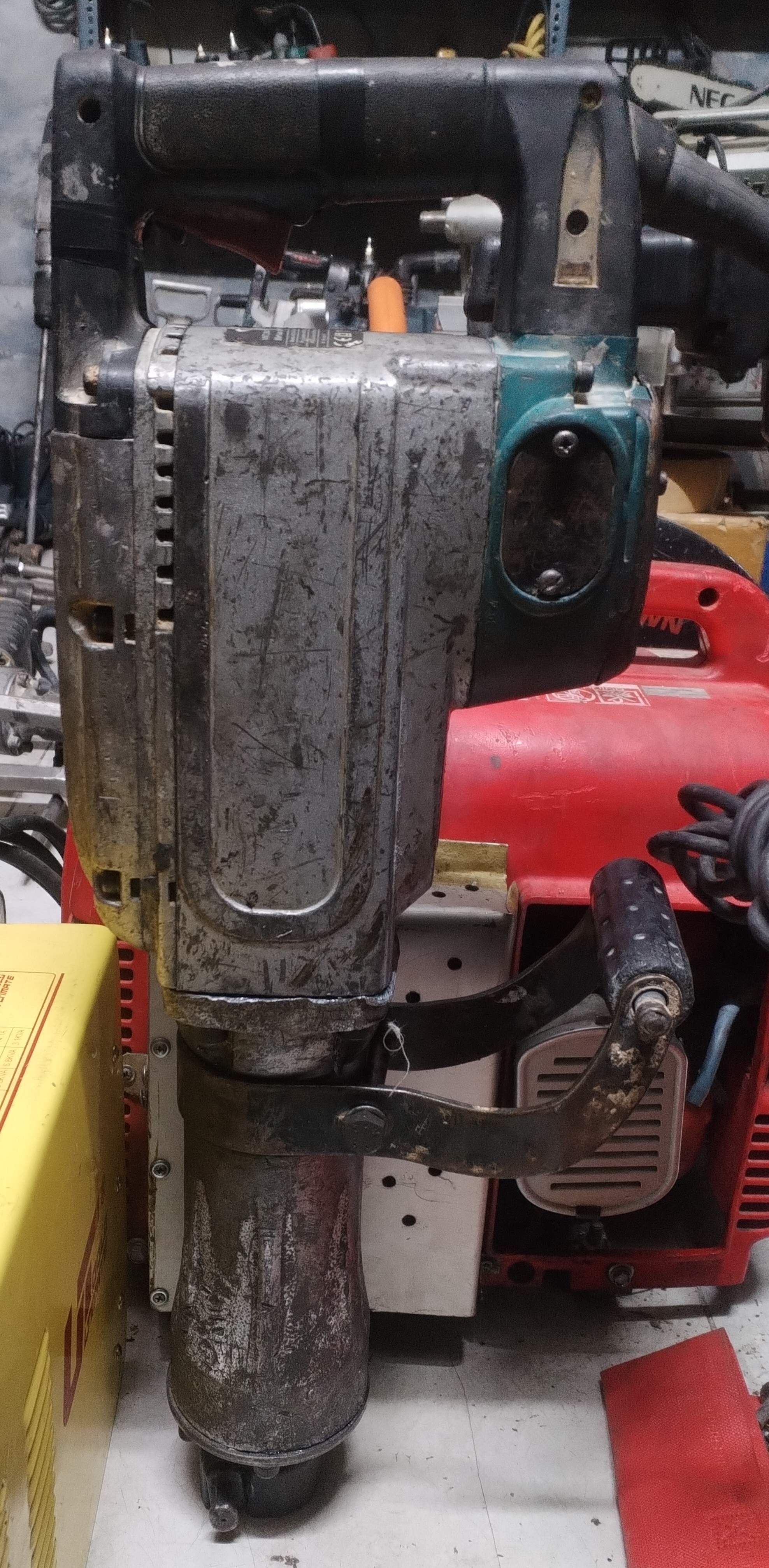 پیکور چکش تخریب گیریسی 16 کیلویی فونیکس مدل DH-1304 استوک