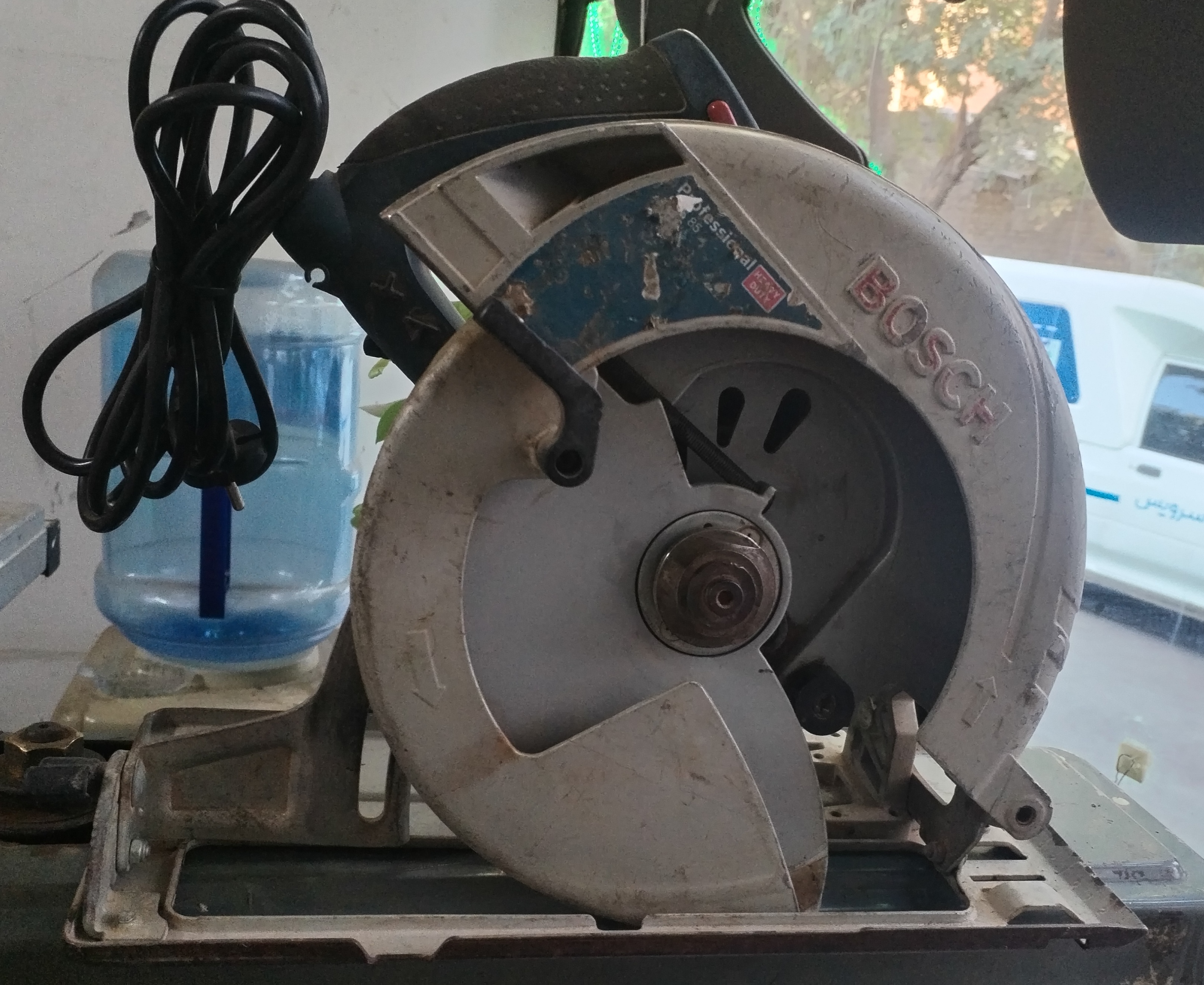اره دیسکی گرد بر 1700 وات 235 میلی متری موتور بزرگ بوش آلمان اصلی مدل BOSCH 235 استوک