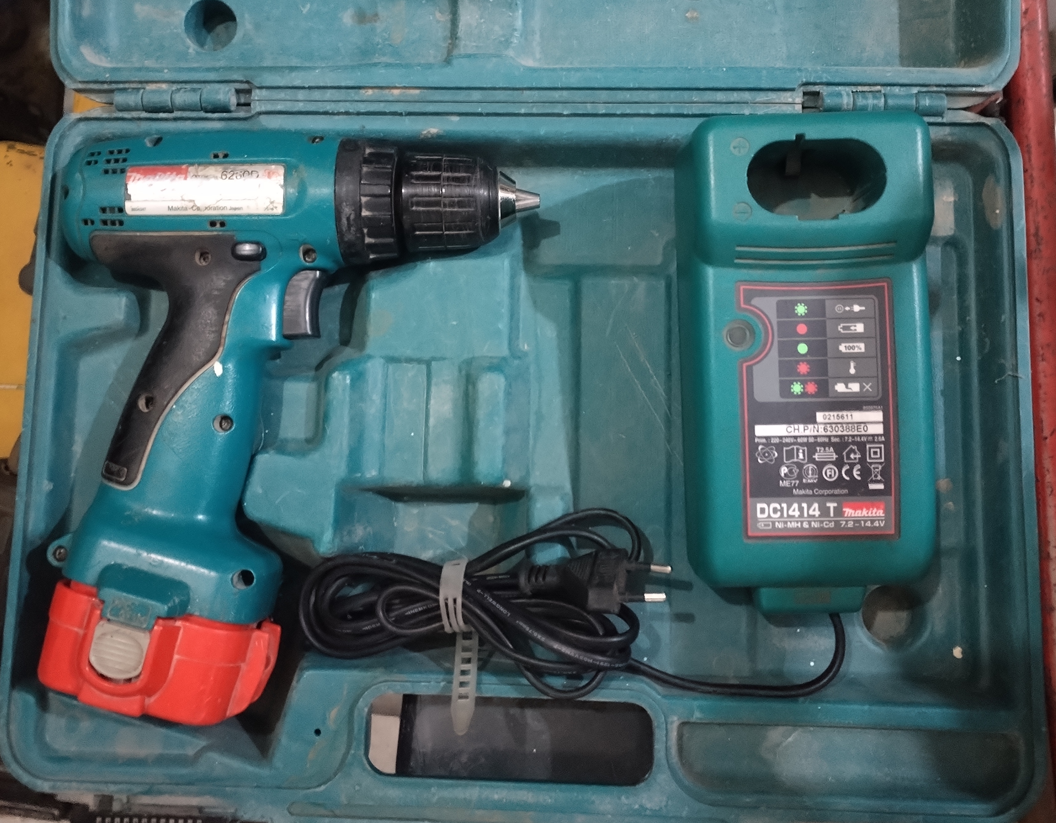 دریل و پیچ گوشتی شارژی اتومات ترکمتردار 9.6 ولت لیتیومی ماکیتا ژاپن اصلی مدل Makita 6260D استوک