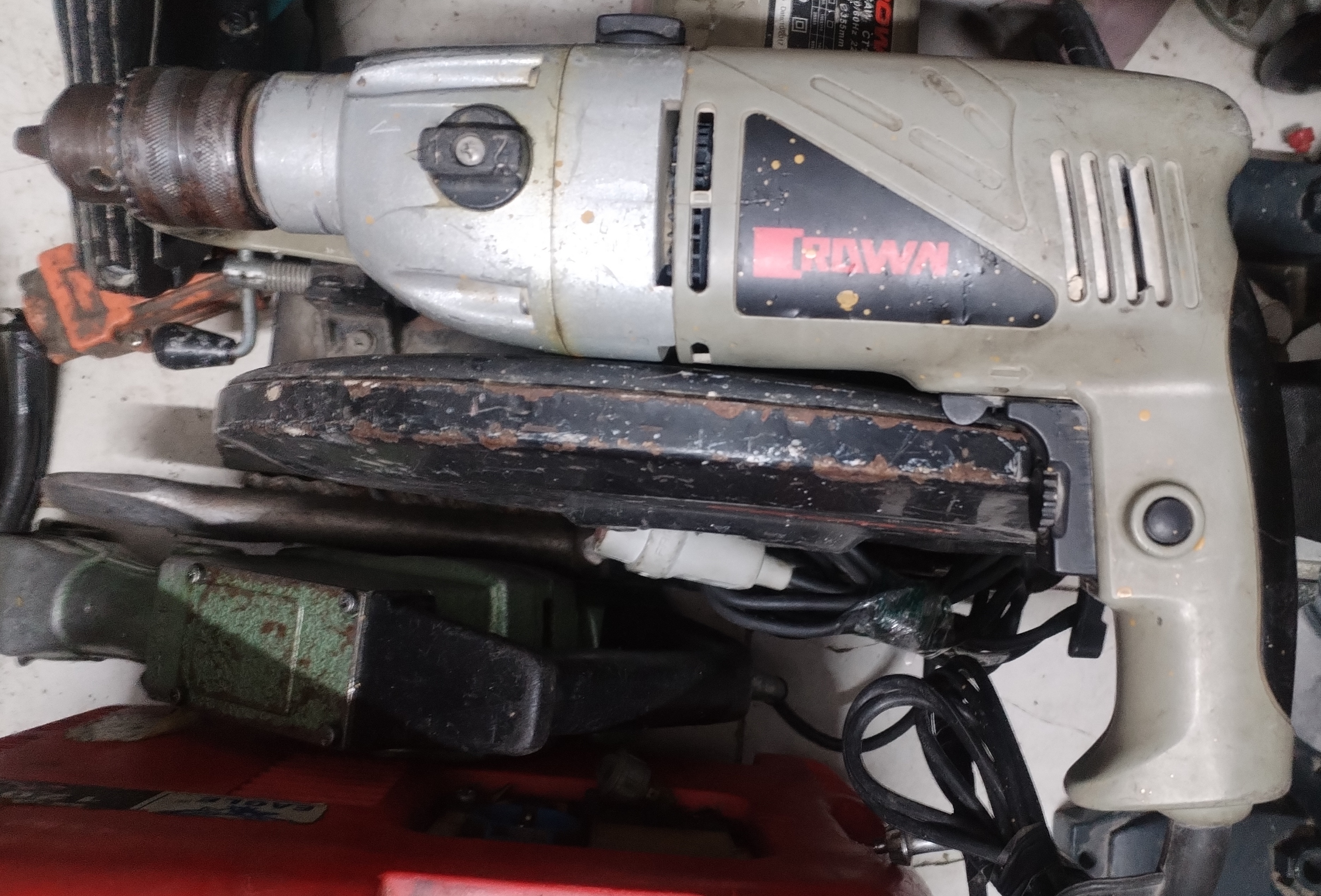 دریل گیربکسی چکشی دیمر دار چپ گرد راست گرد دوسرعته 810 وات 13 میلی متری کرون سری قدیم مدل Crown CT2362 استوک