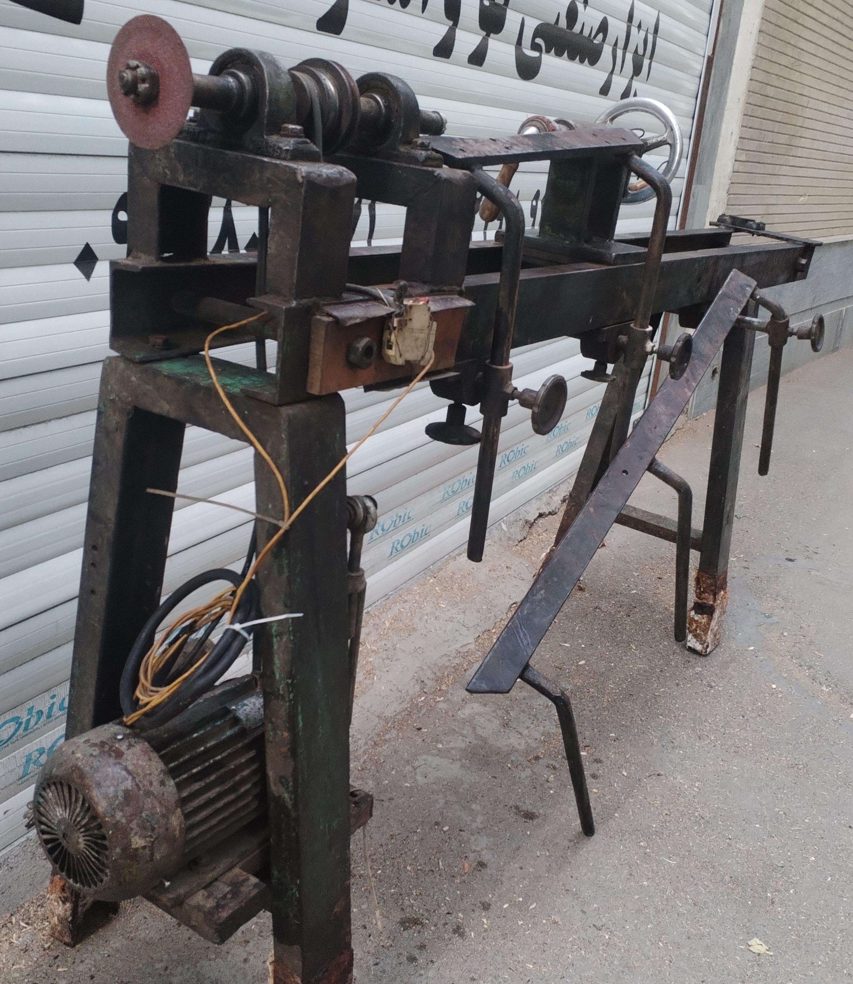 دستگاه خراطی 2 متری سنگین تراش 3 اسب تکفاز ساخت بلغارستان اصلی مدل ELPROM 095LA استوک