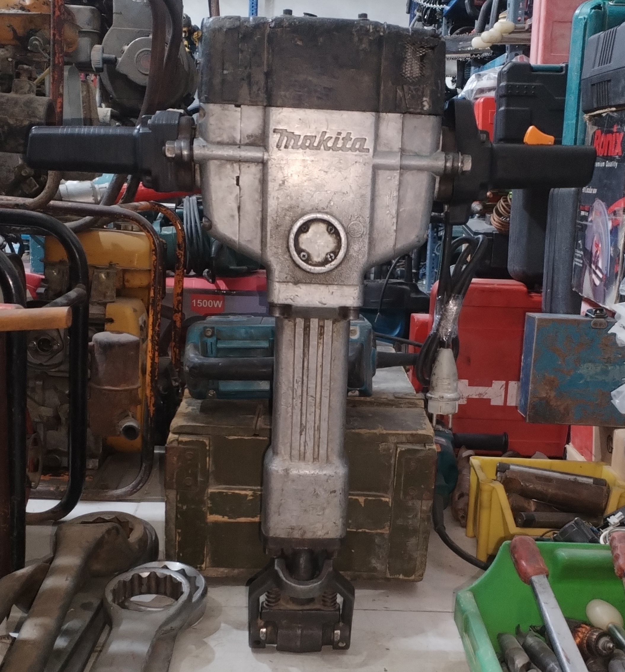 چکش تخریب پیکور 30 کیلویی گیریسی ماکیتا ژاپن اصلی مدل MAKITA 1800 استوک