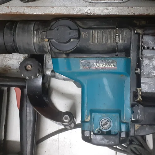 دریل بتن کن ۷ کیلوگرمی ۵ شیار تک کاره پلاک قرمز ماکیتا ژاپن اصلی مدل Makita HR4000C استوک