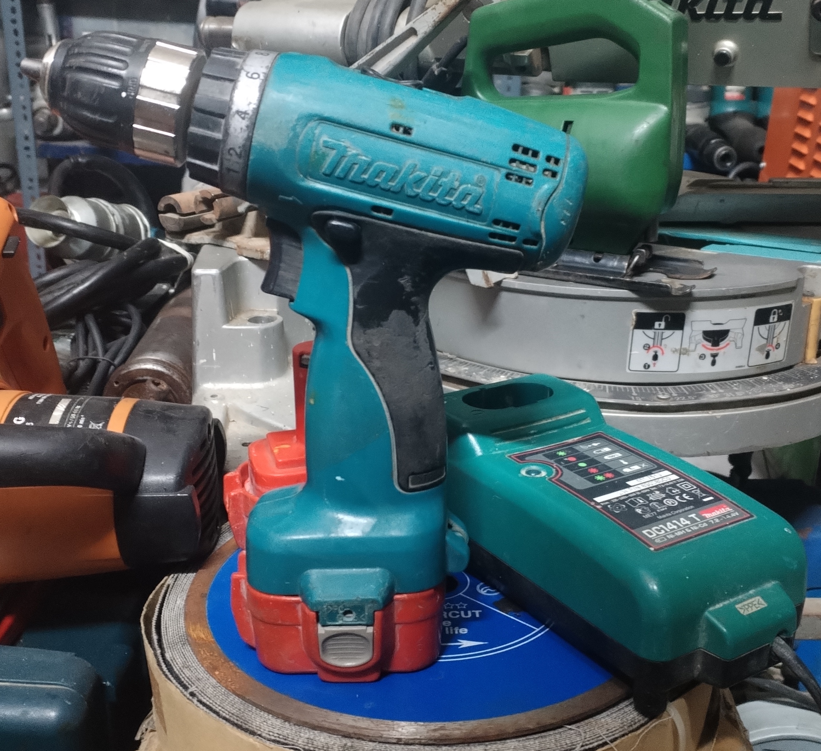 دریل و پیچ گوشتی شارژی اتومات ترکمتردار 9.6 ولت ماکیتا ژاپن اصلی مدل Makita 6260D استوک