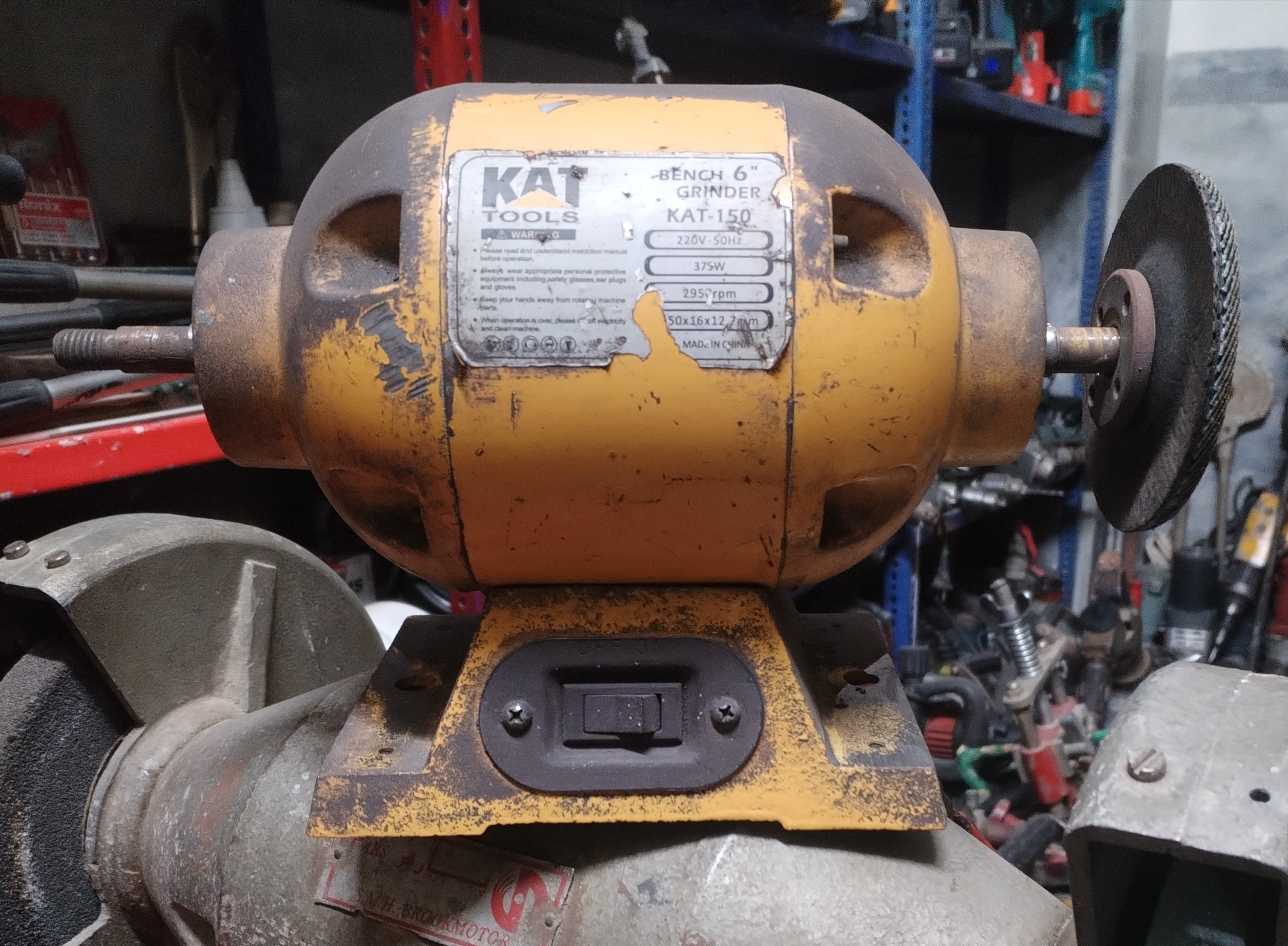 سنگ رومیزی 150 میلیمتری کات مدل KAT-150 استوک