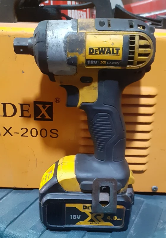 بکس شارژی ۱/۲ اینچ ۱۸ ولت لیتیومی دیوالت اصلی مدل Dewalt DCF880M2 استوک