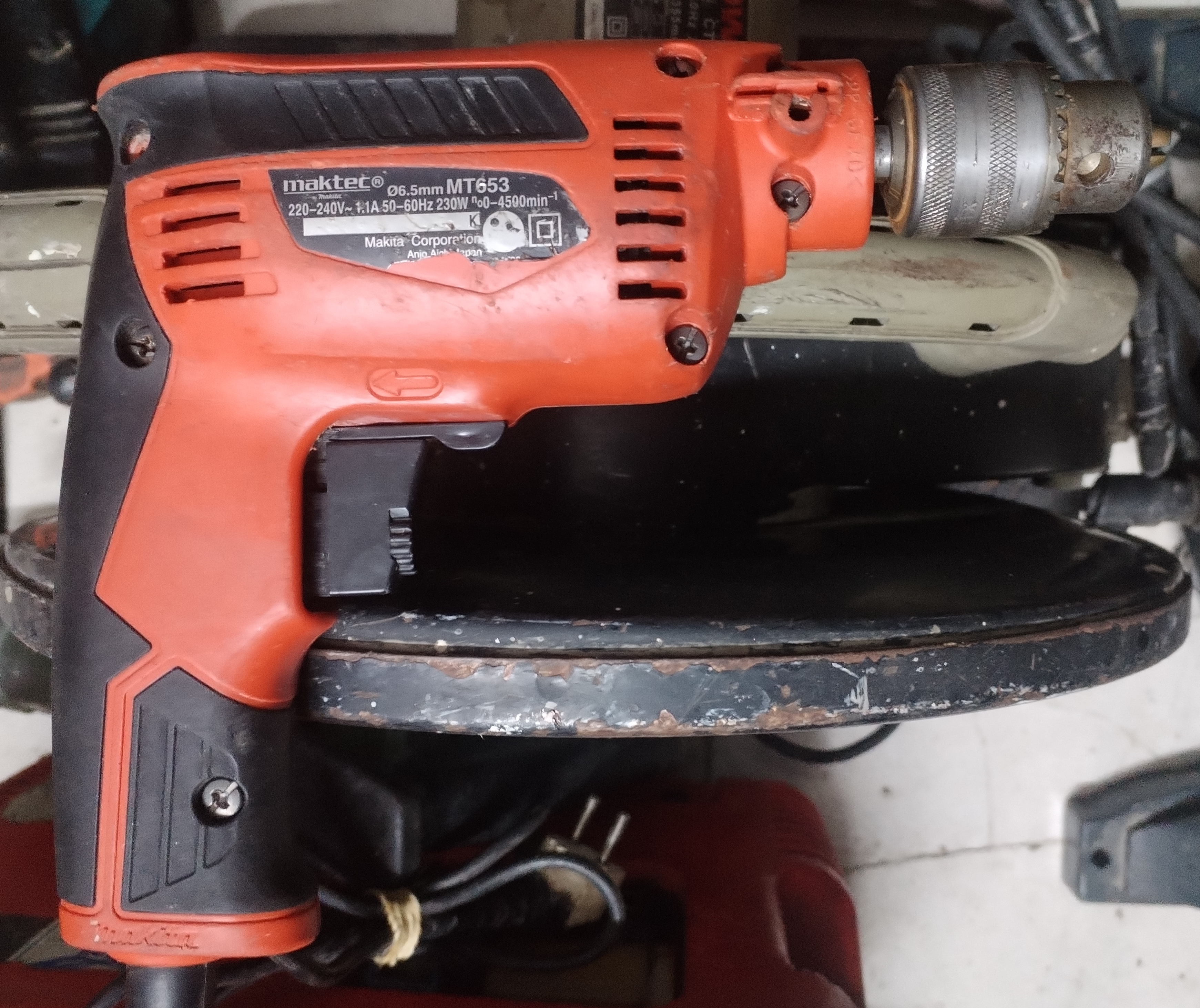 دریل برقی دیمر دار 6.5 میلی متری چپ گرد راست گرد maktec(ماکیتا) ژاپن اصلی مدل MT653 استوک